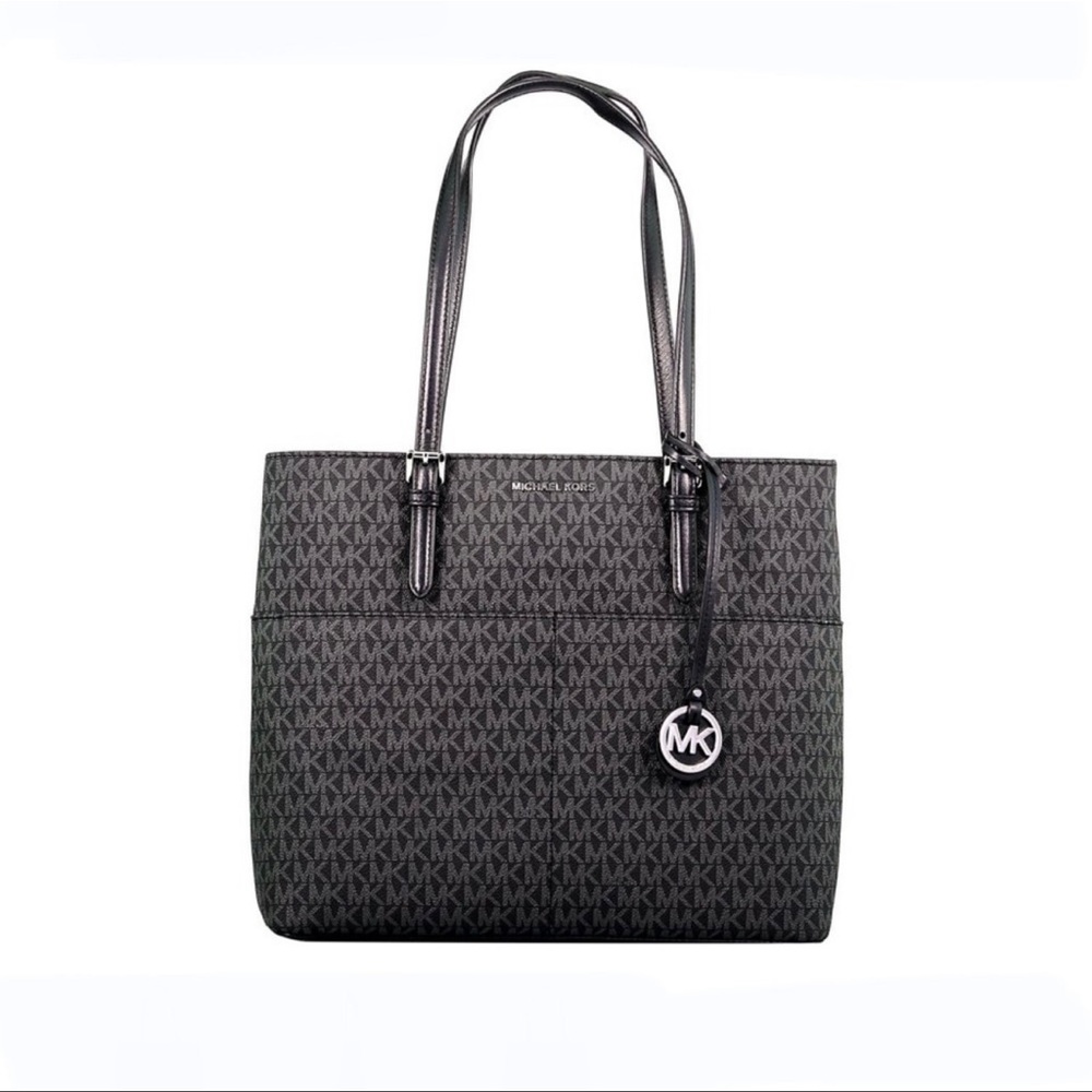 MK tote bags. EXCELLENT USED CONDITION Open to reasonable offers